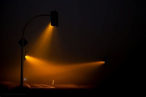 Long Exposure Photos Of Traffic Lights In The Fog By Lucas