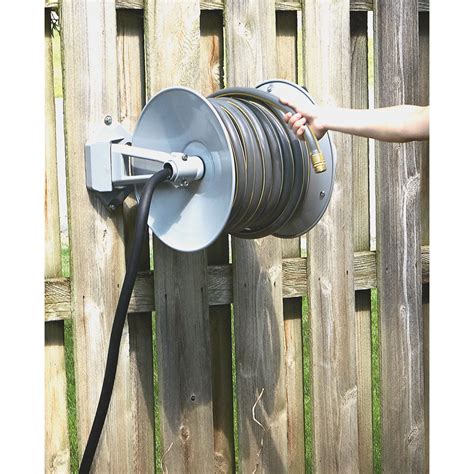 Strongway Wall Mount Garden Hose Reel Holds 150ft X 58in Hose