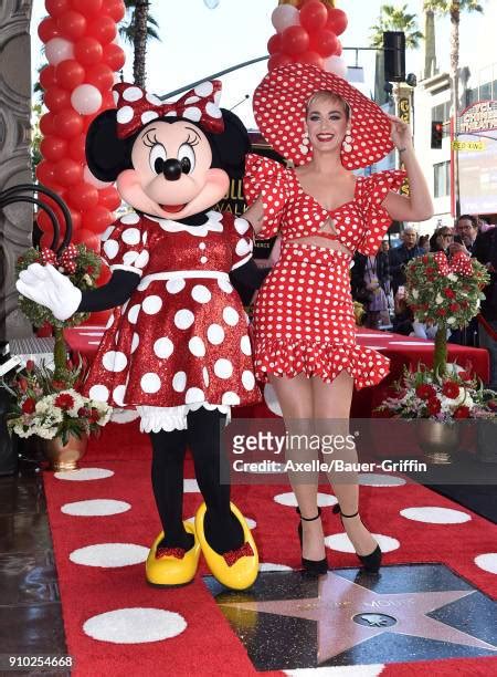 Minnie Mouse Hollywood Walk Of Fame Star Ceremony Photos And Premium