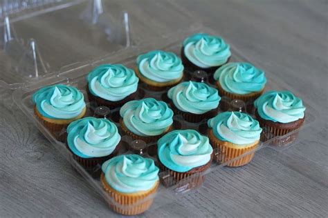 Turquoise Ombré Cupcakes