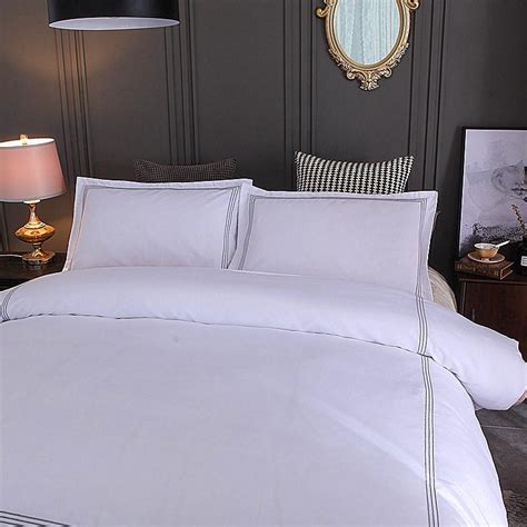 Hotel Bedding Set Queenking Size White Color Embroidered