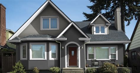 Idea weather allows year round entertaining. 7 Dark Grey Siding Designs Using White Trim | Allura USA