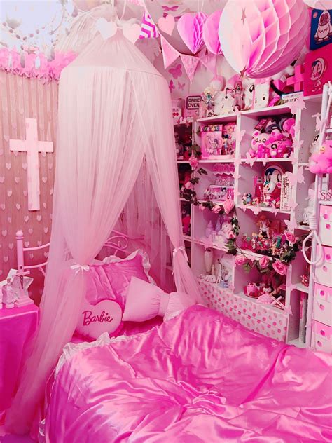 On letting little girls pick any light pink paint colors 10 amazing teen/preteen girl's room ideas! Pin em Bedroom Ideas