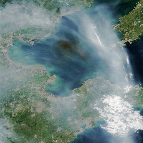 Smoke From Tianjin Explosion Fires Spied From Space
