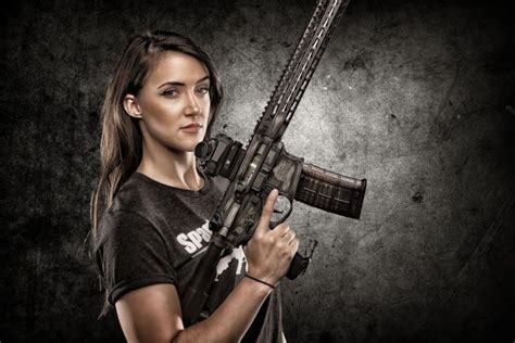 fondos de pantalla pistola modelo pornstar arma corsé chicas con armas ropa guitarrista