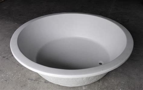 Some models of tubs, such as freestanding. Round Bathtub Size