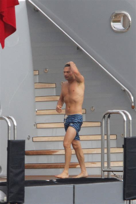 Ryan Seacrest Takes A Shirtless Dip Oh Yes I Am