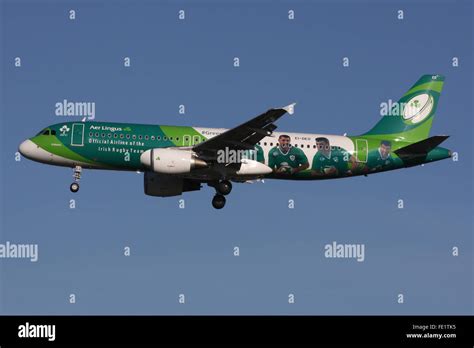 Aer Lingus Green Spirit Irish Rugby Team A320 Stock Photo Alamy