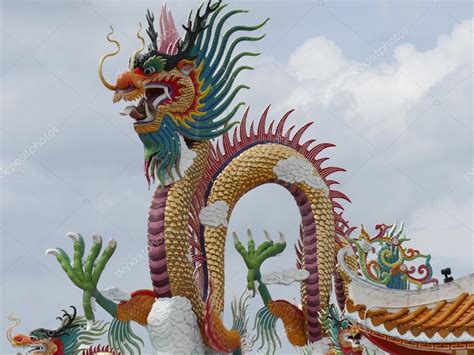 The Architecture Of Chinese Dragon Statue — Stock Photo © Psisaa 79794732