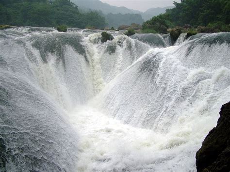 14 Of The Worlds Most Dramatic Waterfalls Waterfall Natural