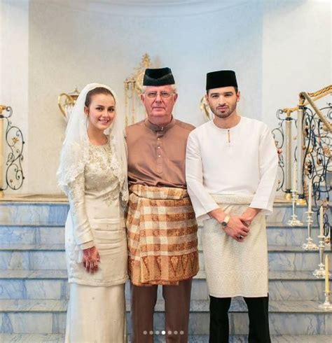 Ask / say what you think about tengku sulaiman shah Foto Sekitar Majlis Pernikahan Juliana Evans, Tengku ...