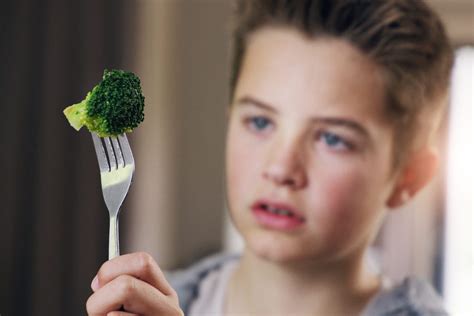 Ces phrases toxiques à ne pas dire aux enfants au moment du repas