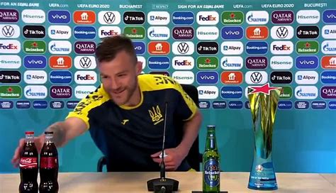 Has joined in on the coca cola \u0026 heineken bottle banter. Yarmolenko mostró respeto a Coca Cola y Heineken | SUPERL1DER