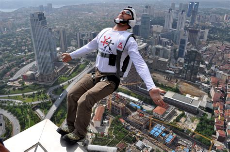 Filebase Jumping From Sapphire Tower In Istanbul Wikimedia Commons