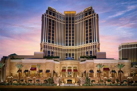 Las Vegas Luxury Hotels In Las Vegas Nv Luxury Hotel Reviews 10best