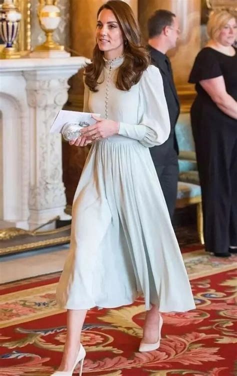 Kate middleton, 2021 (catherine, duchess of cambridge)catherine, duchess of cambridge gcvo, is a member of the british royal family. Kate Middleton Cliffon Dress | Etsy in 2021 | Kate ...