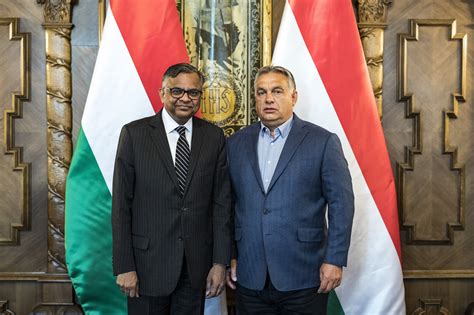A találkozót követően angolul tett sajtónyilatkozatában orbán viktor hangsúlyozta: India legnagyobb magáncégének vezetőjét fogadta Orbán Viktor