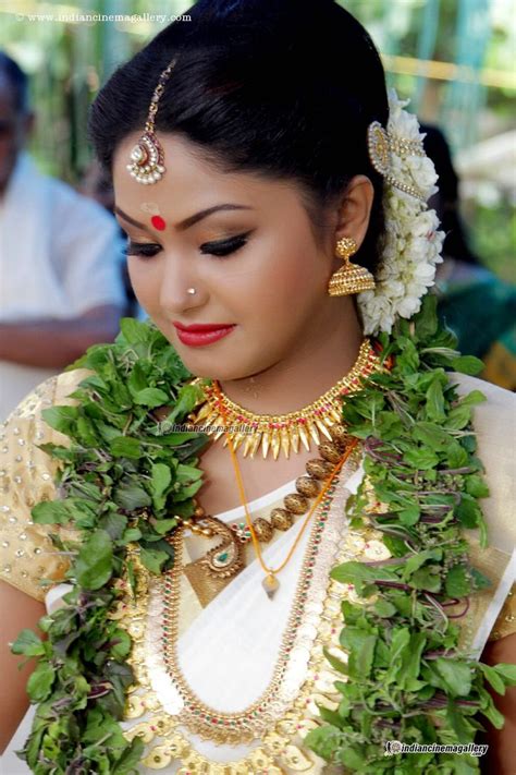 Add to favorites more colors. 13 best Veni..Gajaro...Flower In Hair images on Pinterest ...