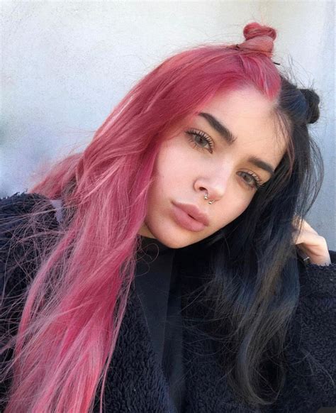 Pin By мила канцелярия On Стили причесок Split Dyed Hair Pink Hair Dye Pink And Black Hair