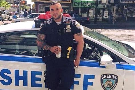 Image Of Hunky American Police Officer Goes Viral After Thousands Of Women Say They Would Commit
