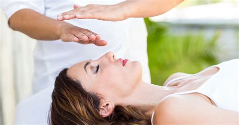 Reiki Healing And How To Prep For Your First Reiki Massage Session Wellme