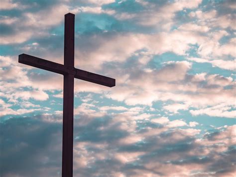 Time and eternity intersect at the Cross | Others Magazine