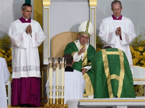 Pope Francis Celebrates Large Open Air Mass In Philadelphia