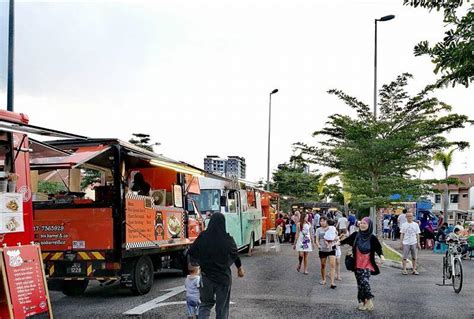 Food truck park north austin. Hop in the First Food Truck Park in Seri Austin! - JOHOR NOW