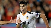 Carlos Soler renews his Valencia contract until 2023