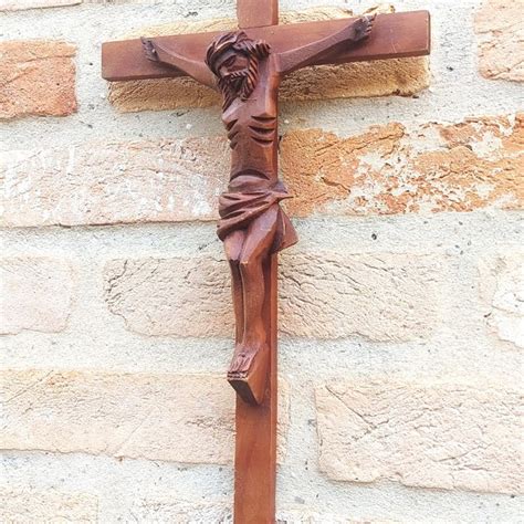 Crucifixo Jesus Cristo Em Madeira De Lei Entalhado G Elo