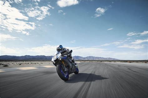 Yeah, all that is great and fine, but the r1m takes it to another level entirely with the öhlins electronic racing suspension system that receives data about vehicle motion and attitude to automatically adjust the dampers for a dynamic riding raven, team yamaha blue. 2019 Yamaha YZF-R1M Motorcycles Unionville Virginia