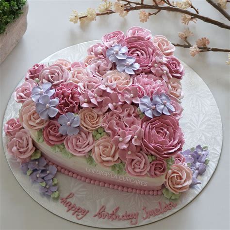 Flower Heart Buttercream Cake Heart Cakes Heart Shaped Cakes Heart