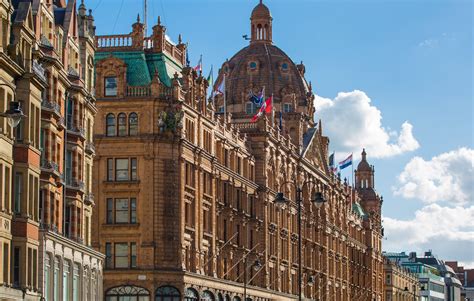 A Guide To The Most Iconic London Department Stores - London Perfect