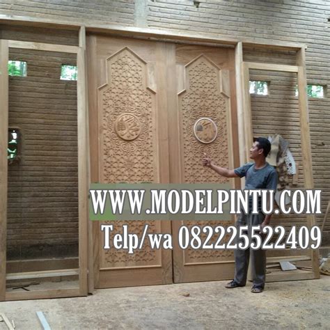 Selain itu kusen ini juga memiliki tampilan yang dengan keindahan, ketahanan, serta keawetannya, kayu jati merupakan pilihan terbaik. Model Pintu Kusen Masjid Kayu Jati Ukiran Minimalis Arabic ...