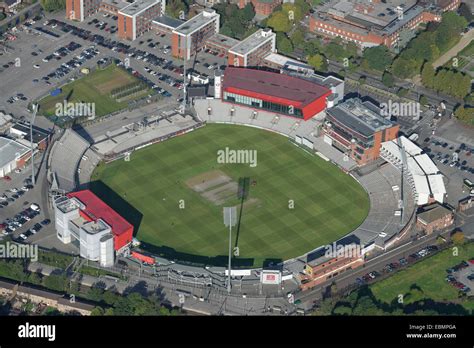 Una Vista Aérea De Old Trafford Cricket Ground Manchester Casa De