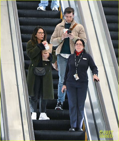 Olivia Munn And John Mulaney Grab A Bite To Eat After Arriving In New