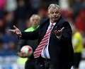 The reason why Leeds boss Steve Evans can’t find kit to fit him - Daily ...