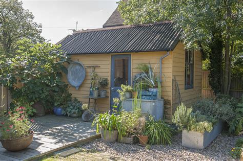 Francine raymond's house on joy lane in whitstable is proof that the arts and crafts movement didn't come to an end in the early 20th century. Wonderful Whitstable Chalet - Priceless Magazines