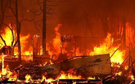 Los voraces incendios forestales ya han dejado 50 víctimas mortales en california y se han convertido en los más mortíferos en la historia el pueblo de paradise, en las montañas del condado de sierra, a 175 kilómetros de la ciudad de san francisco, fue casi completamente destruido por las. El infierno en Paradise, California; mueren 9 personas tras incendio forestal - El Sol de México
