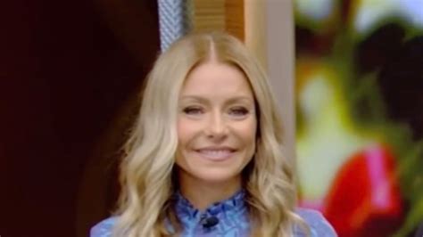 Lives Kelly Ripa Asks ‘why Did You Look At Me As She Calls Out Guest