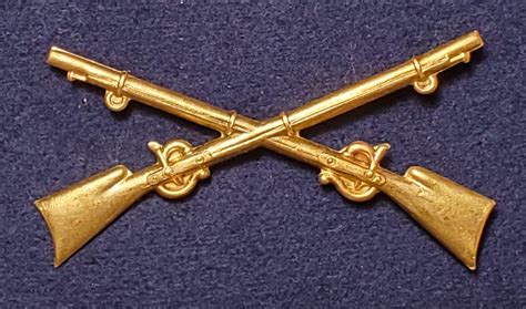 1872 Infantry Insignia Crossed Rifles