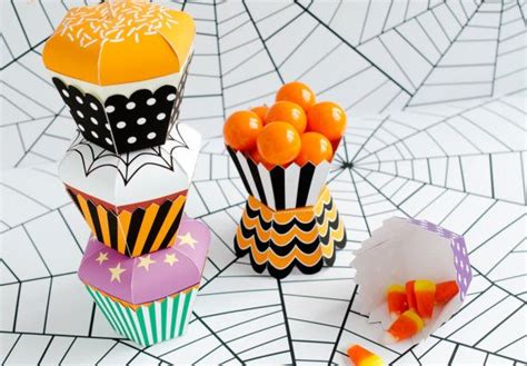Halloween Cupcake Boxes Set Of 4 Craft Kit Halloween Party Etsy