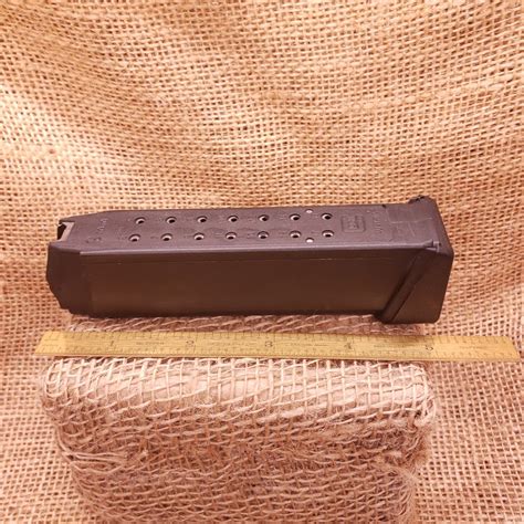 Glock 17 9mm 17 Round Magazine W Plus 2 Base Plate Old Arms Of