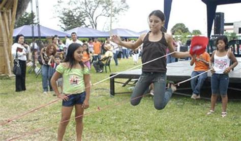 Un ejemplo perfecto de la identidad cultural de ecuador son sus juegos típicos los cuales han ayudado a generaciones y generaciones de niños a crecer mientras se divierten. Rescate cultural con juegos tradicionales | El Diario Ecuador