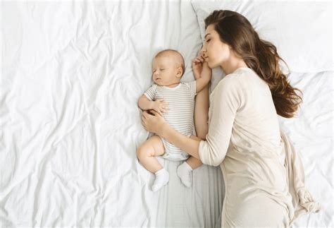 Co Sleeping With A Newborn Pros And Cons Of Co Sleeping And Co Sleeping