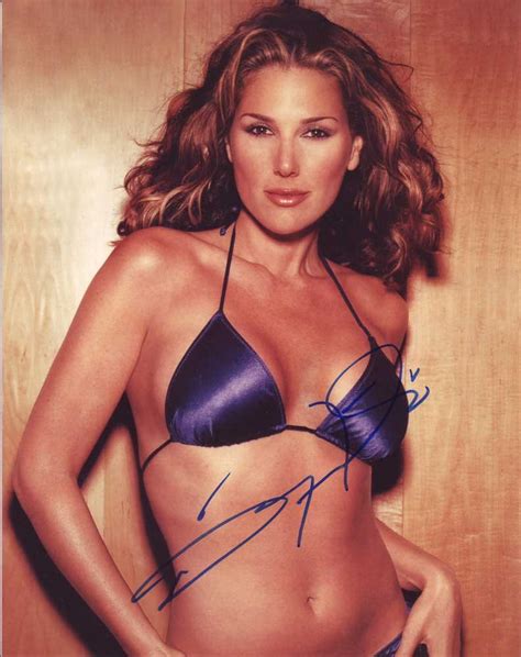 Daisy Fuentes In Person Autographed Photo Sexy Color Ph