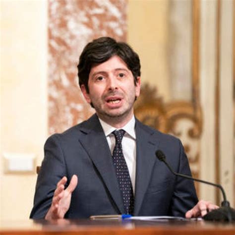 Governo, il ministro della Salute Speranza cambia i colori, Italia