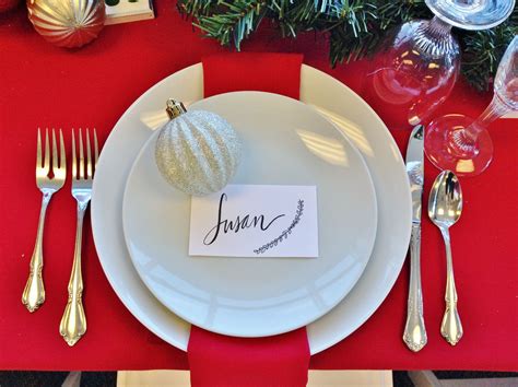 Add Holiday Cheer To Your Christmas Table Diy Hand Lettered Place