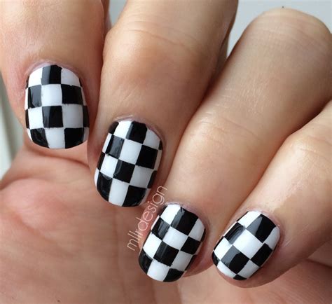 Hoy quiero mostrarte unas hermosas ideas para que decores tus uñas cortas. Black & White en fabulosos diseños cuadrados ⋆ Diseños de ...