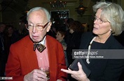 Arthur Schlessinger and Mary Gimbel, wife of Director Sidney Lumet ...
